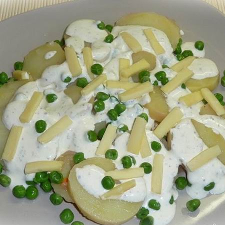 Zöldborsós krumplisaláta